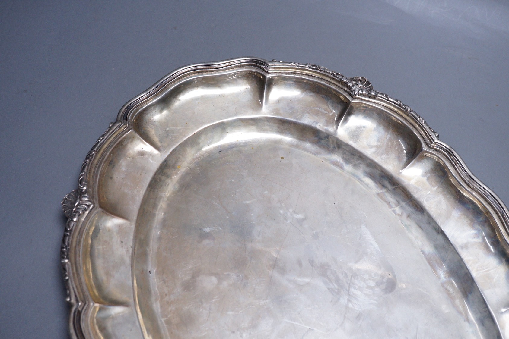 A 19th century Italian 800 standard shaped oval serving platter, 45.3cm